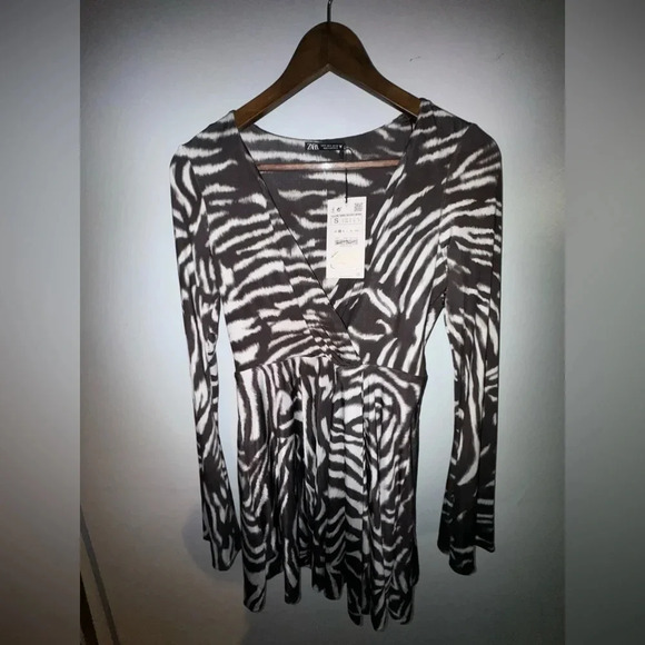 Zara Zebra Print long sleeve V-Neck Mini Dress size small NWT - Picture 2 of 7